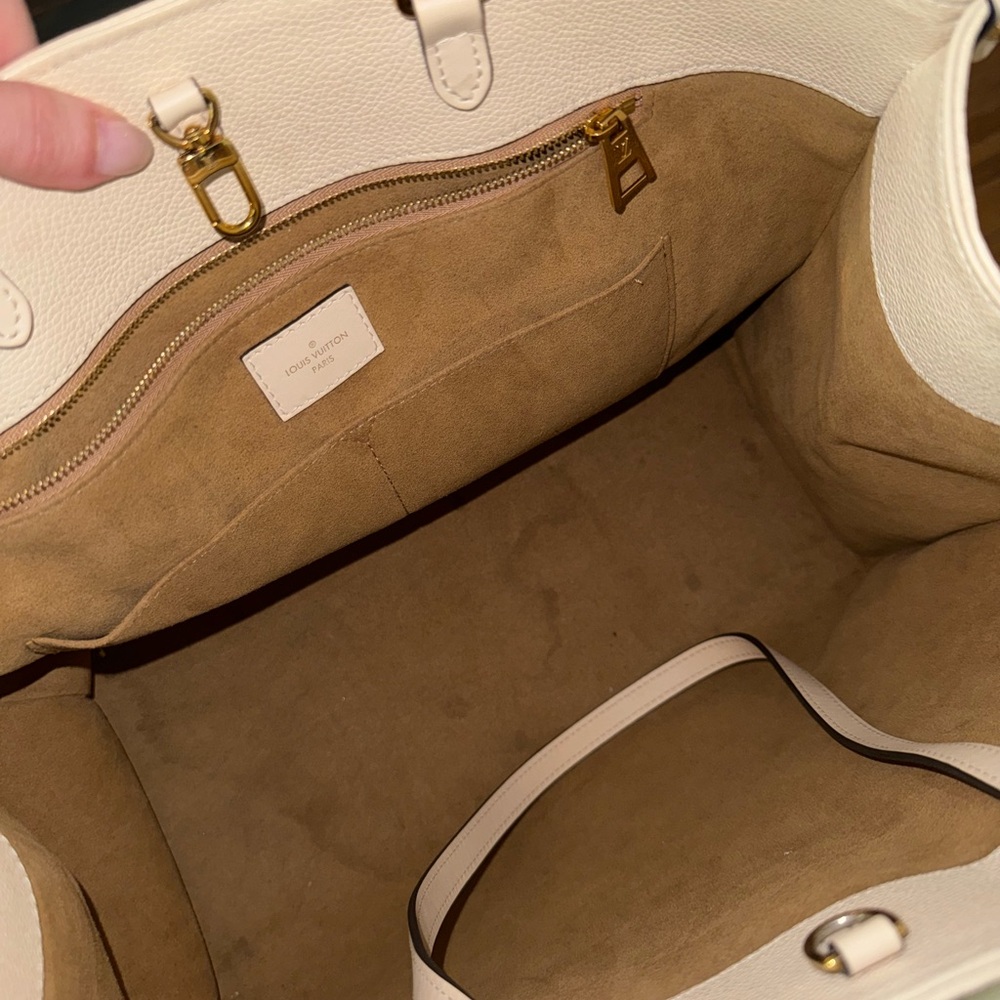 Louis Vuitton Cream Tote Bag - Picture 2 of 4